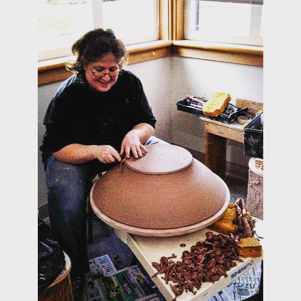I so love. This bowl started as a 25 lb lump of clay. Cone up and down. Centre. Open. Compress the bottom. Pull up the walls shape the walls. Slow down the wheel because centrifugal force want a to slam that bowl to the walls of my studio. Compress the rim. Remove it from the whee fornpartial drying until leather hard or hard cheese dryness. Get somebody to help turn that baby upside down onto another bat for trimming. La La la la and so it goes #@CoriSandler on periscope. If you were following @corisclay on periscope, please also follow me -Still Cori Sandler Pottery but new handle @CoriSandler. Sorry for the confusion all
Who else loves to trim??????